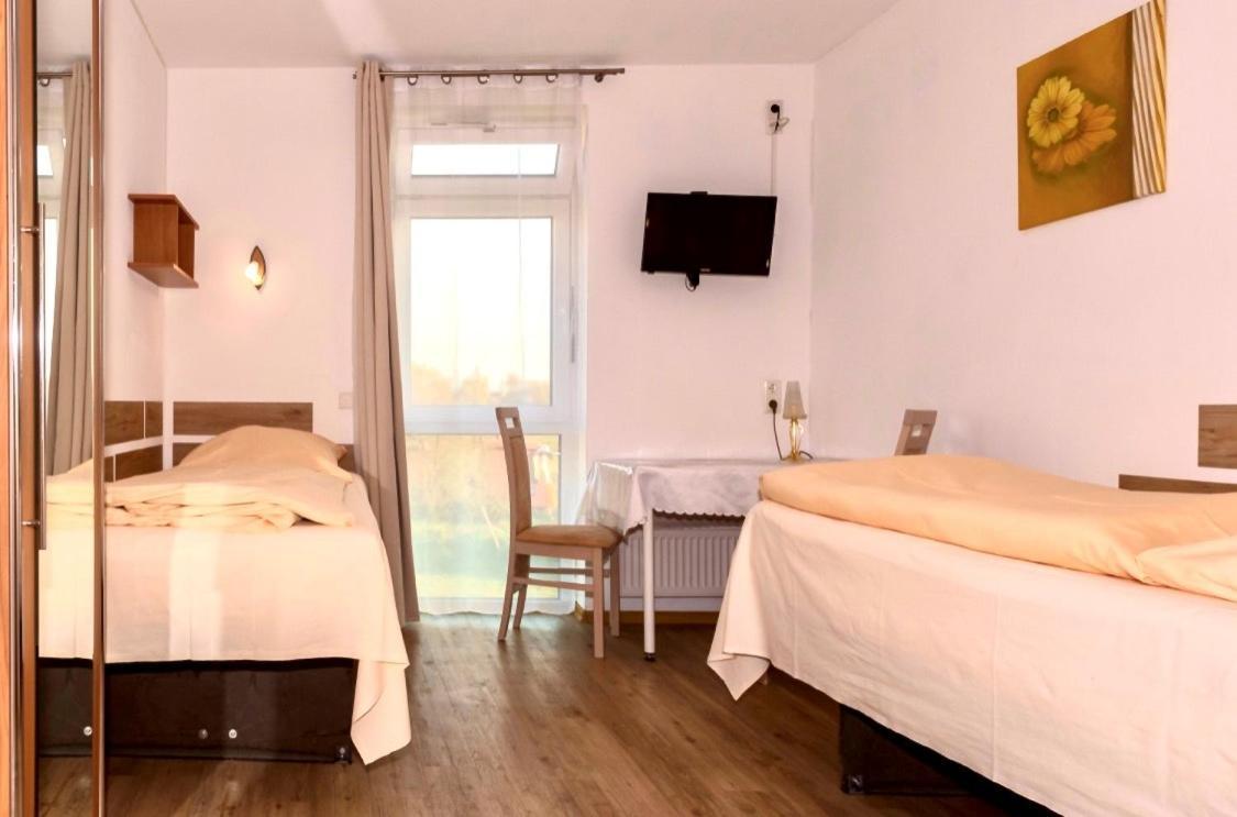 I-Motel Obertshausen Dış mekan fotoğraf